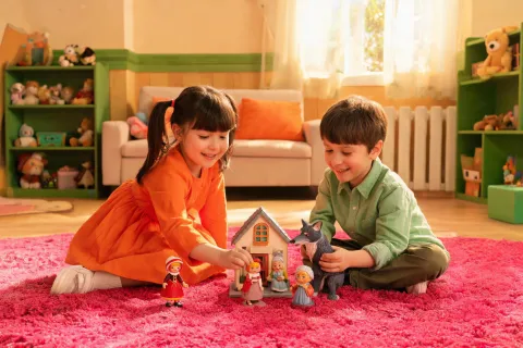Preschool storytelling figures